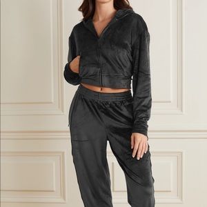 SKIMS VELOUR TRACKSUIT SET BLACK SZ MEDIUM + SMALL CAMI 3 PC